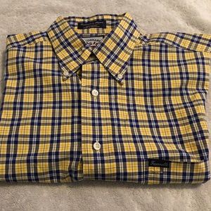 Long sleeve dress shirt in very good condition